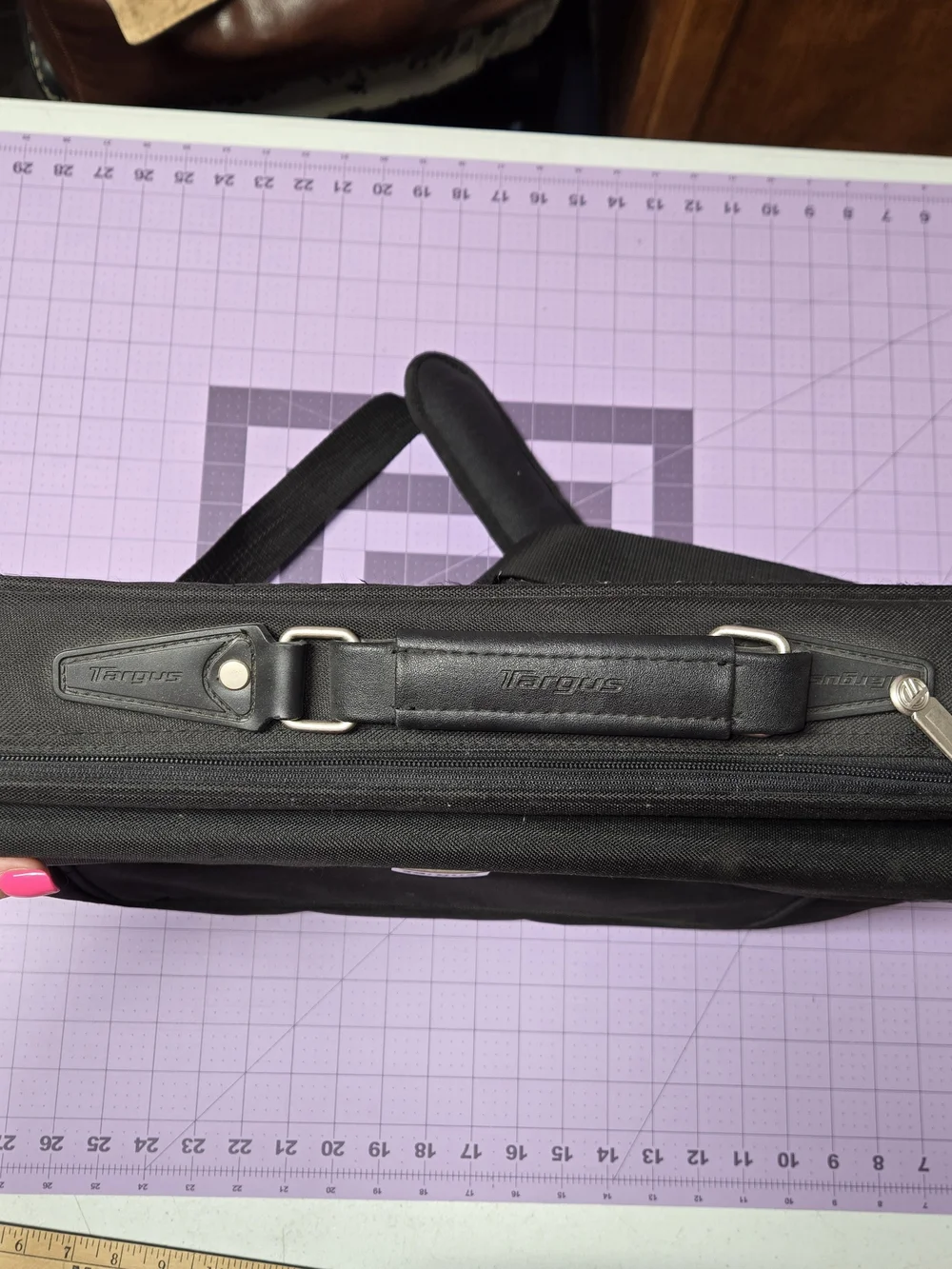 Targus Black Laptop Briefcase Messenger Bag Padded 15